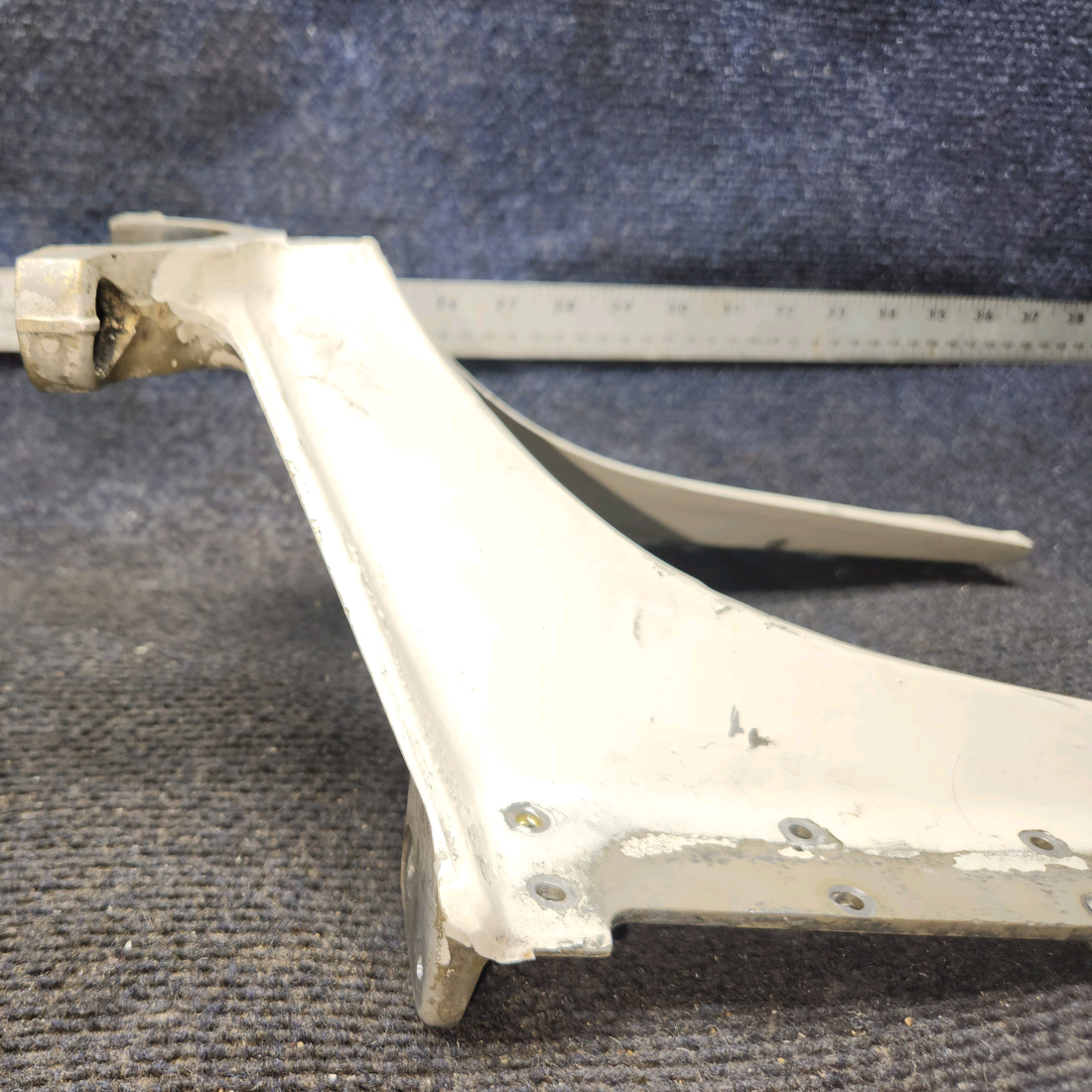 Used aircraft parts for sale, 0543016-1 Cessna 172 Nose Gear Lower Fitting