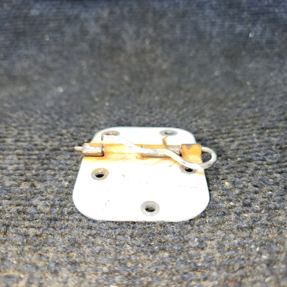 Used aircraft parts for sale, 0511280-3 Cessna 172E Cabin Door Lower Hinge Assembly LH