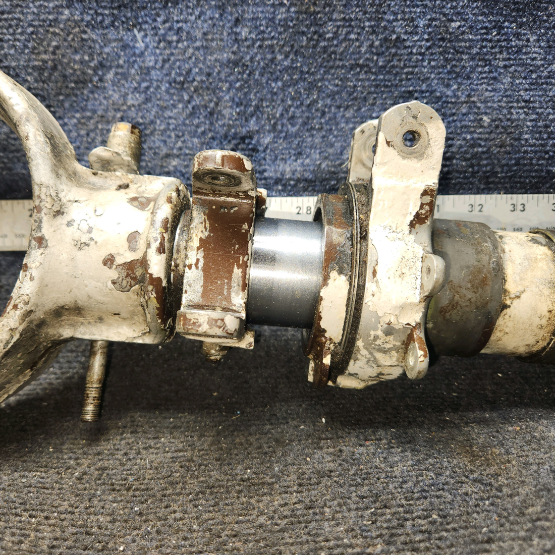 Used aircraft parts for sale, 0743600-200 Cessna 182G Nose Gear Assembly