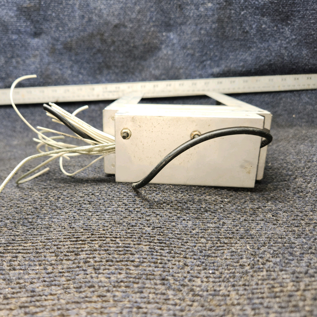 Used aircraft parts for sale, 069-1019-00 Bendix King Beechcraft C23 SUNDOWNER KX 175 NAV/COM – Includes Rack and Connector