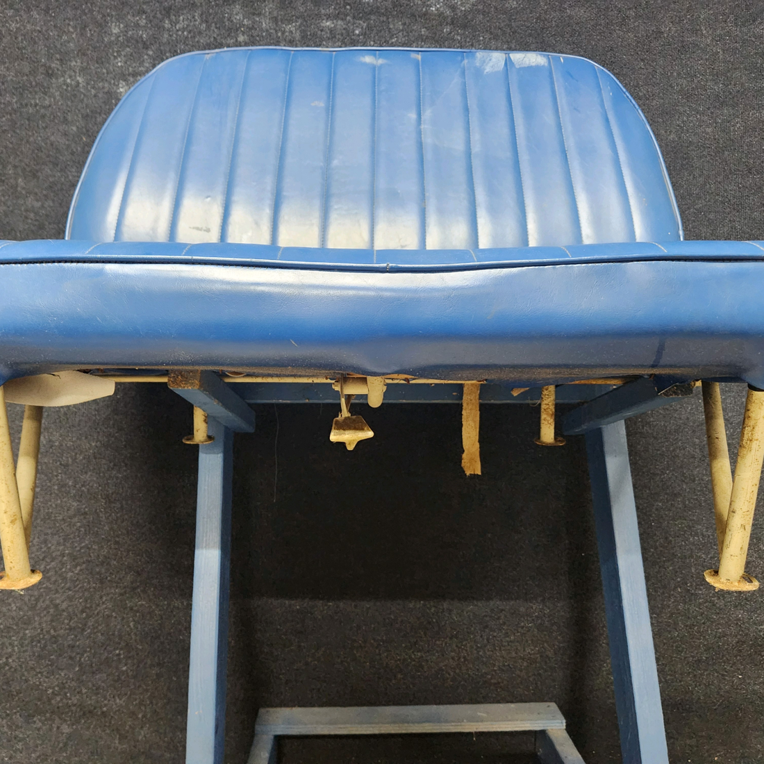 Used aircraft parts for sale, 0514124-9 cessna 172N Rear Solid Back Seat Assembly
