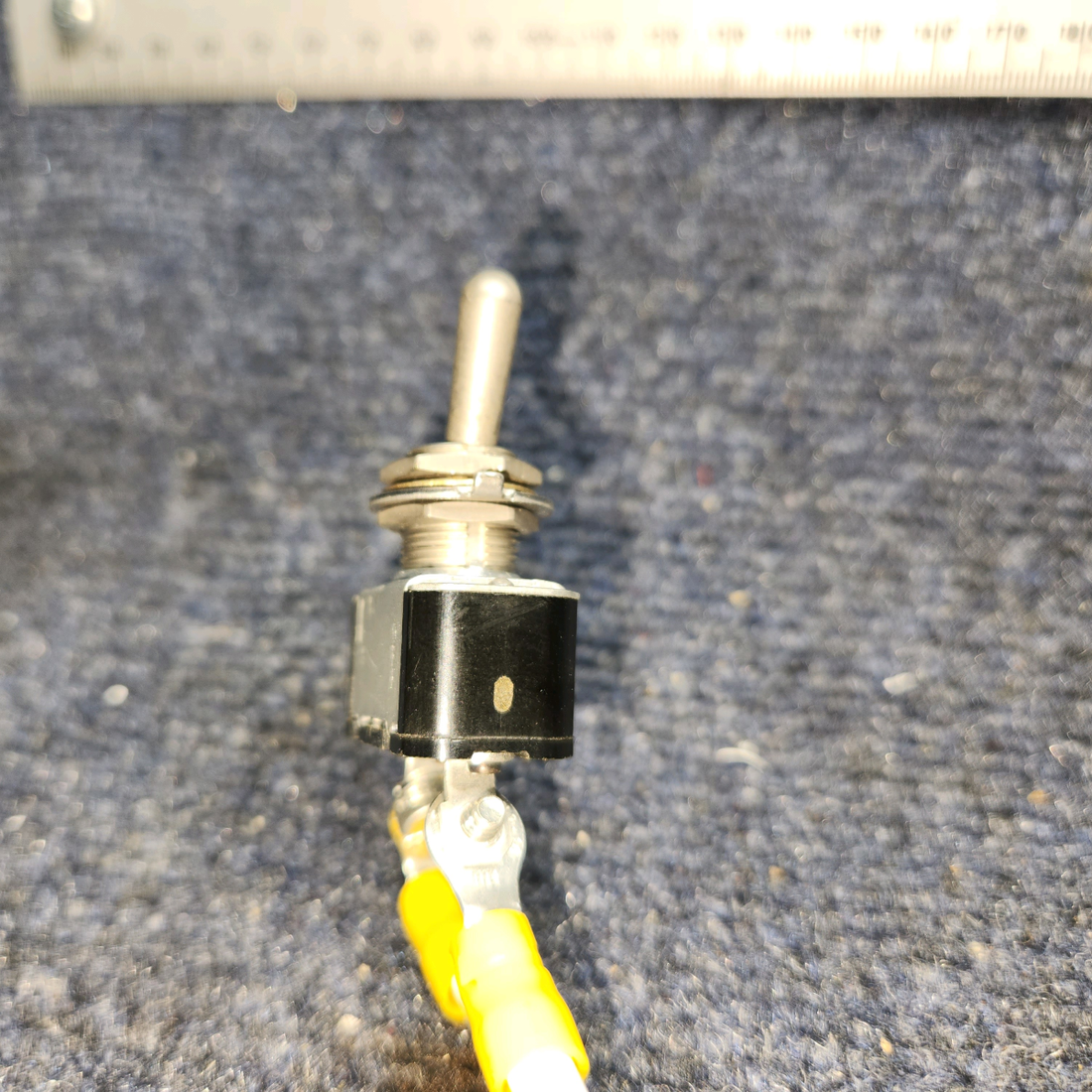 Used aircraft parts for sale, 99696-000 Piper PA28-140 Circuit Breaker Panel with Breakers