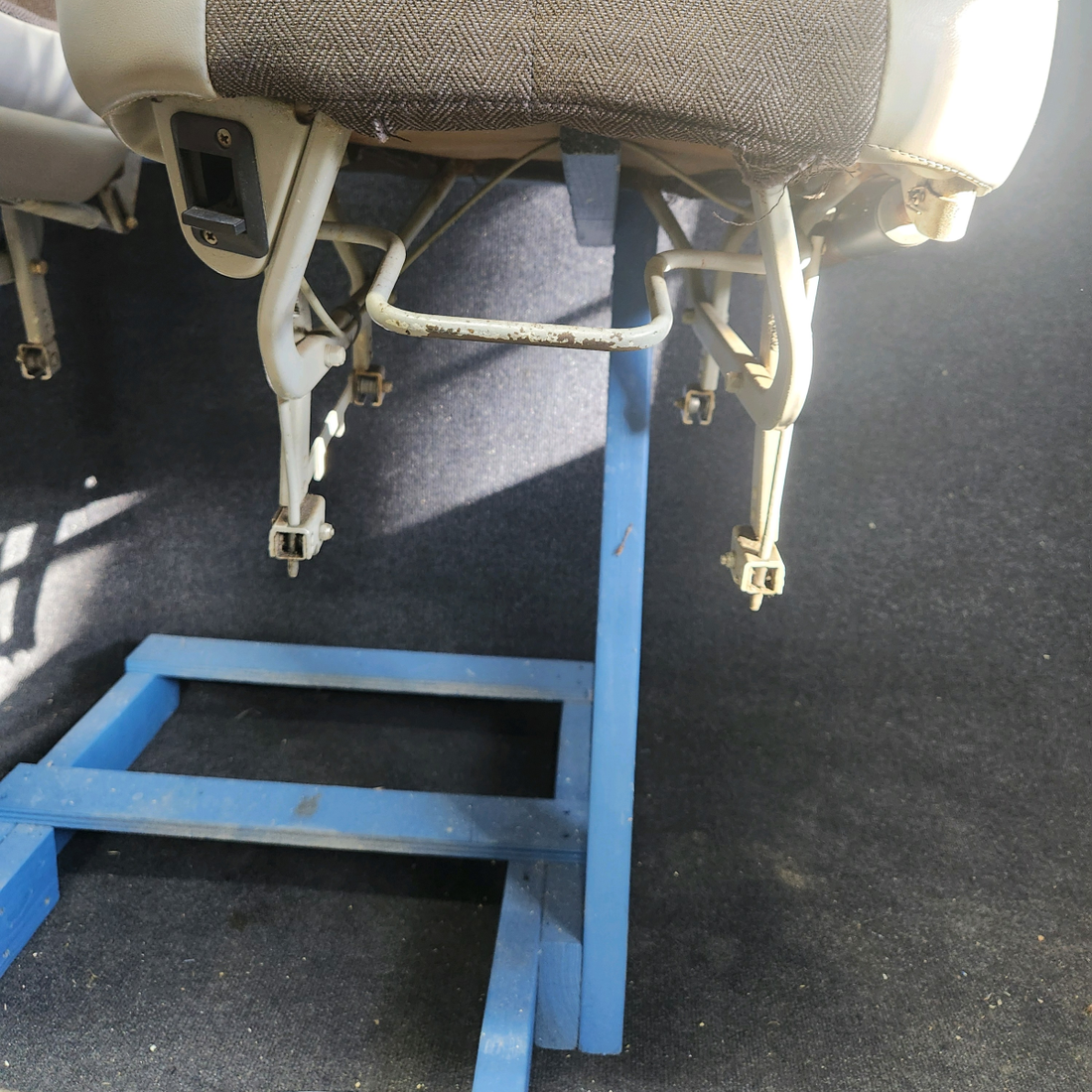 Used aircraft parts for sale, 0511411-1 / 0514170-3 CESSNA C172RG C172RG PILOT-COPILOT AND REAR SEAT SEE PHOTOS FOR DETAILS