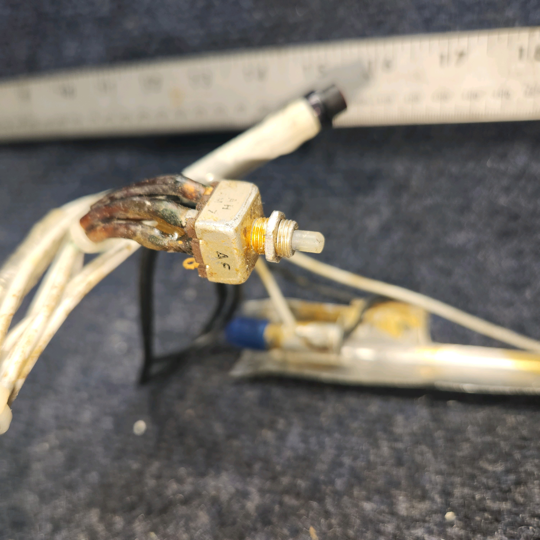 Used aircraft parts for sale, 96-534075-13 BEECHCRAFT 95-55B Reflector Assembly with Lamp Holder