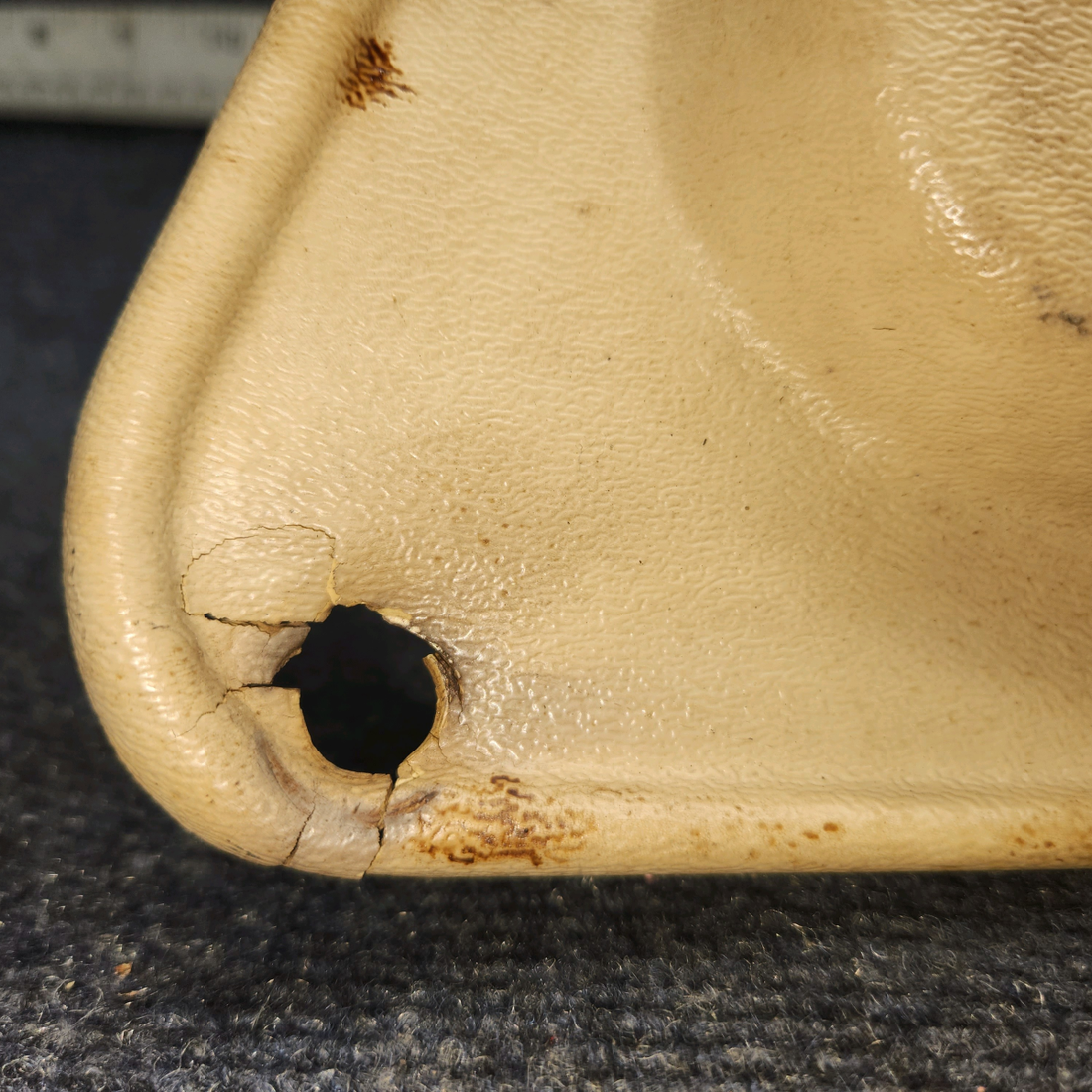 Used aircraft parts for sale, 63428-09 Piper PA28-140 Panel Light Cabin  Assy