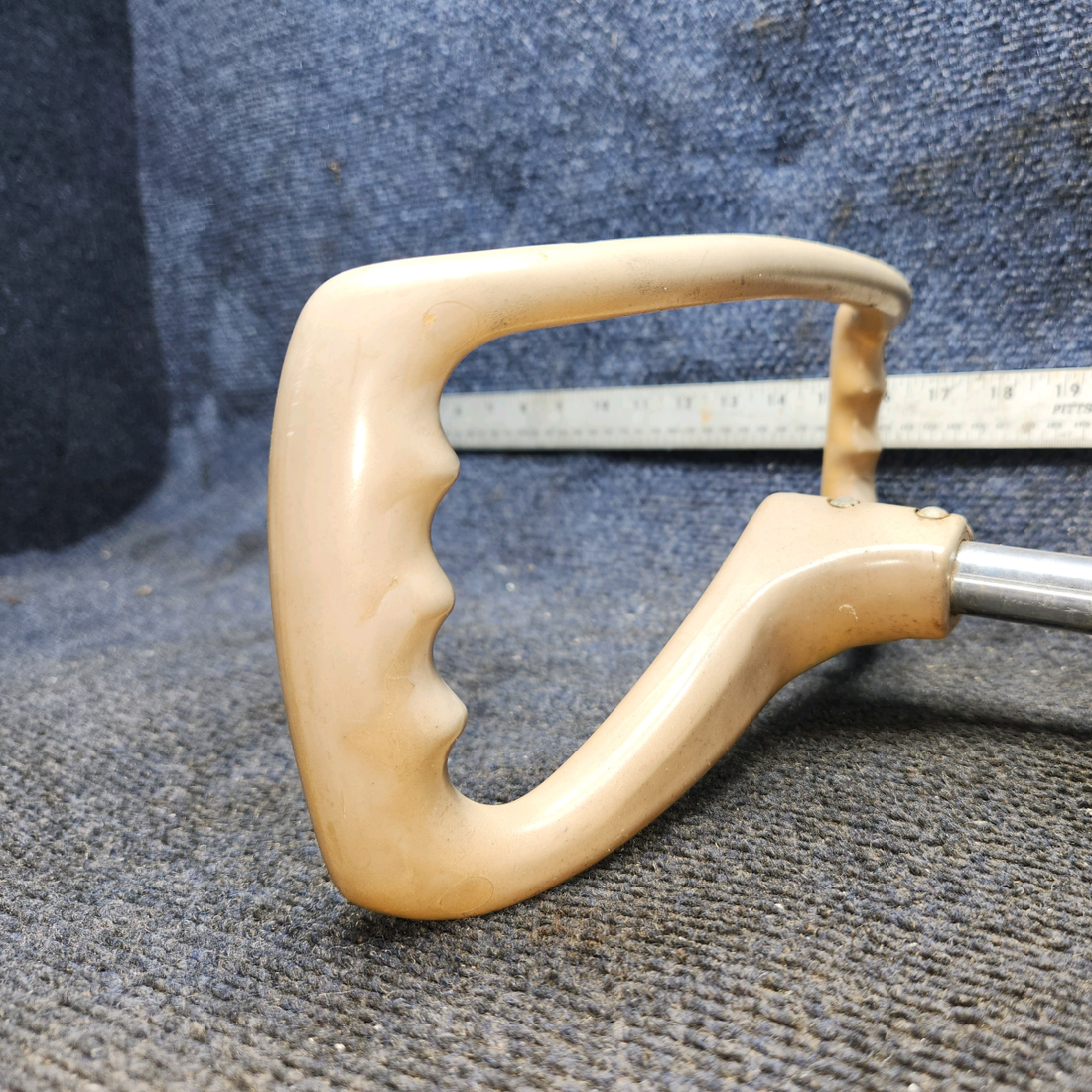 Used aircraft parts for sale, 0513136-1 Cessna C175 Control Wheel Assy W/ Shaft Diameter 0.64"