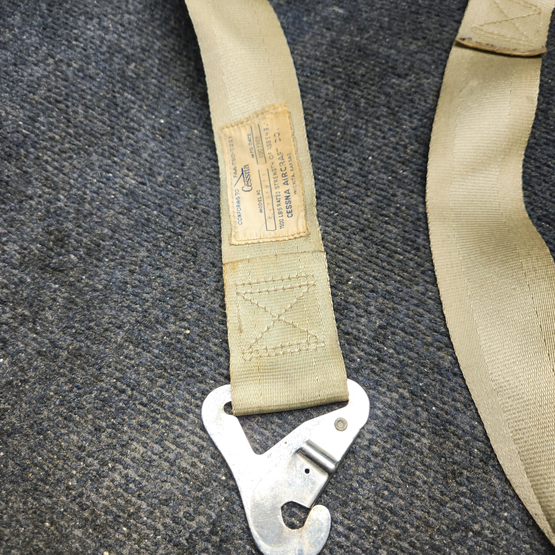 Used aircraft parts for sale, S-1746V13 CESSNA 172K SEAT BELT ASSEMBLY - BEIGE
