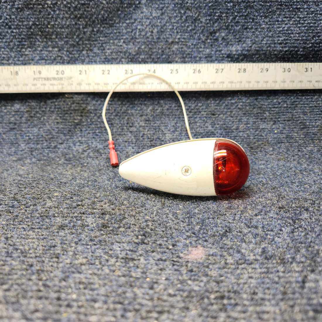 Used aircraft parts for sale, C6220001-0201 Cessna 172RG Navigation Light Assembly W/ lens 12V RH