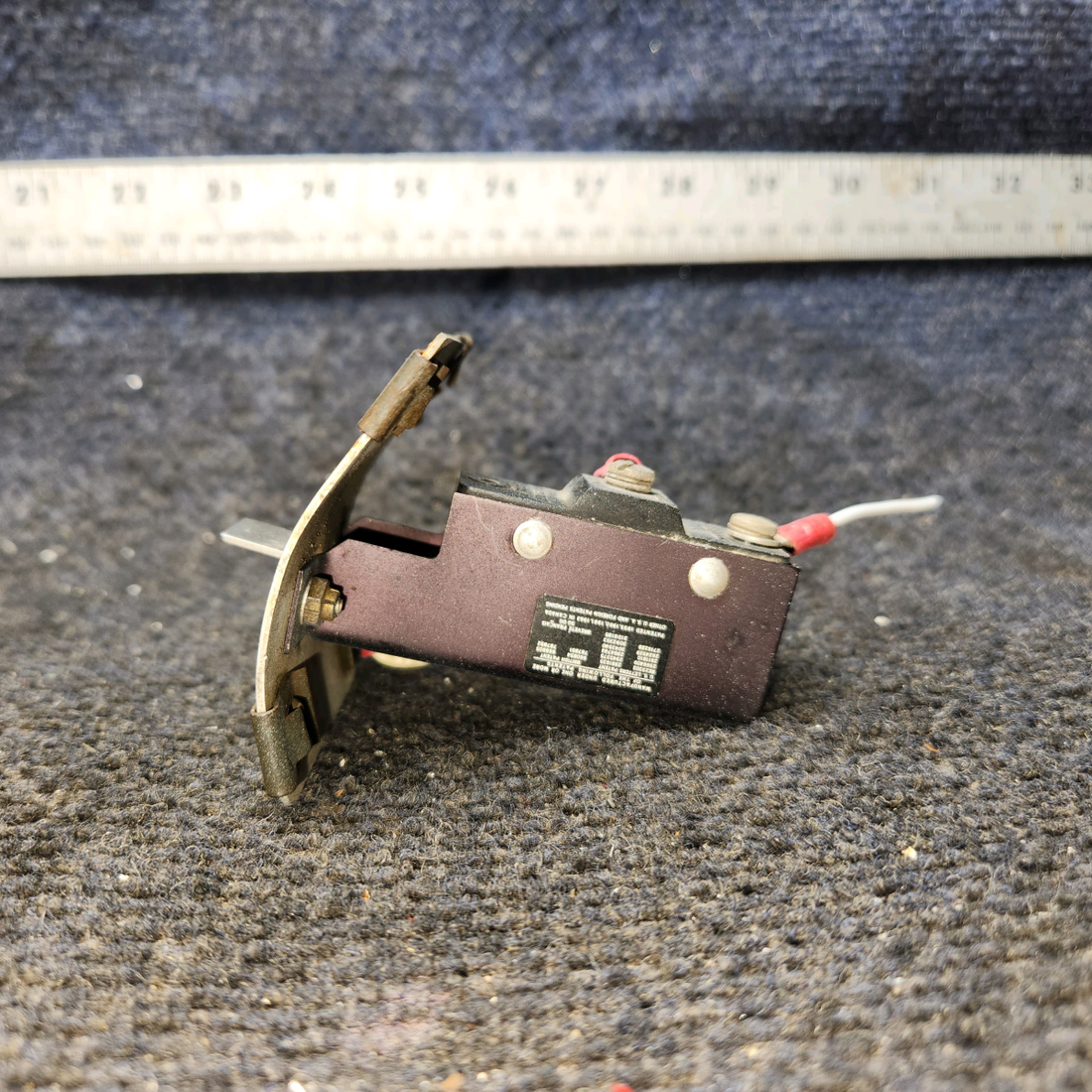 Used aircraft parts for sale, 150 Safe Flight Instruments Cessna 182G Lift Detector Assembly