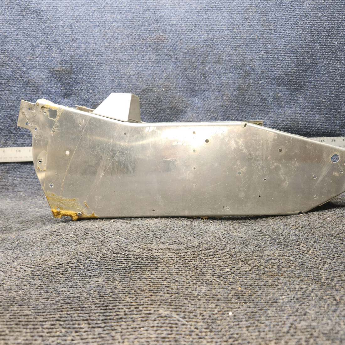 Used aircraft parts for sale, 0513368-201 cessna 172N Console Structure Assembly