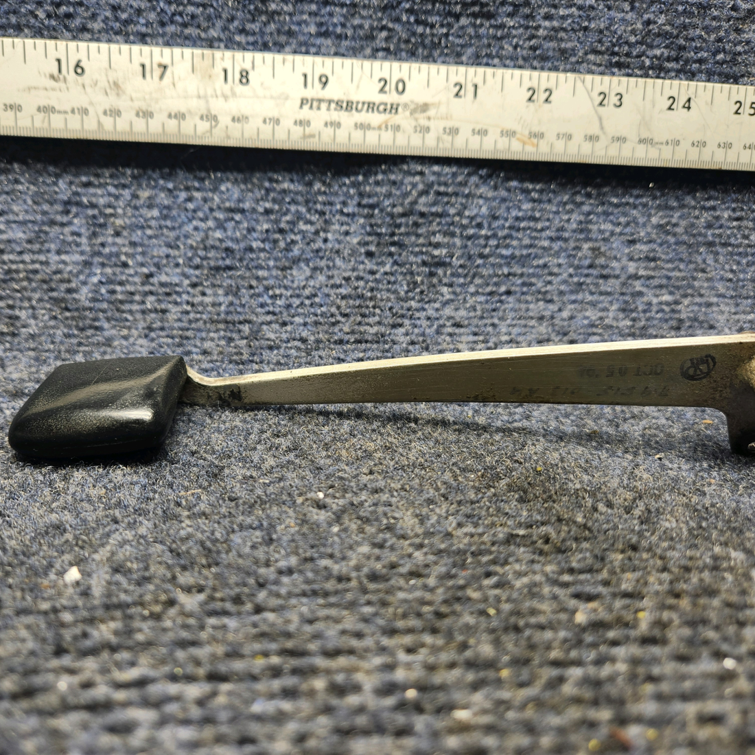 Used aircraft parts for sale, 79515-013 PIPER PA28-161 Warrior III INTERIOR CABIN DOOR HANDLE ASSEMBLY