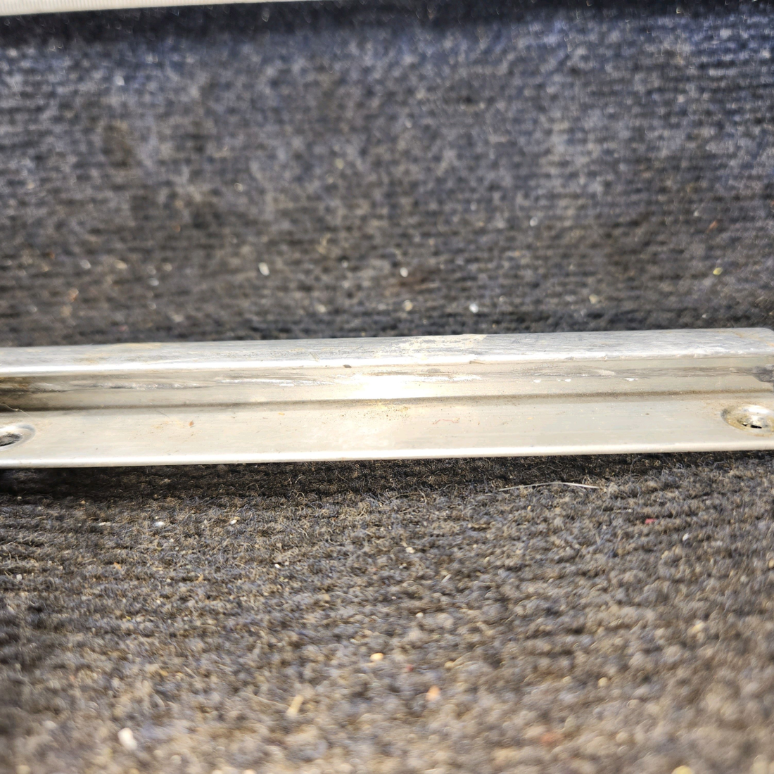 Used aircraft parts for sale, 0410219-2 cessna 150G Inboard Seat Rail Assembly