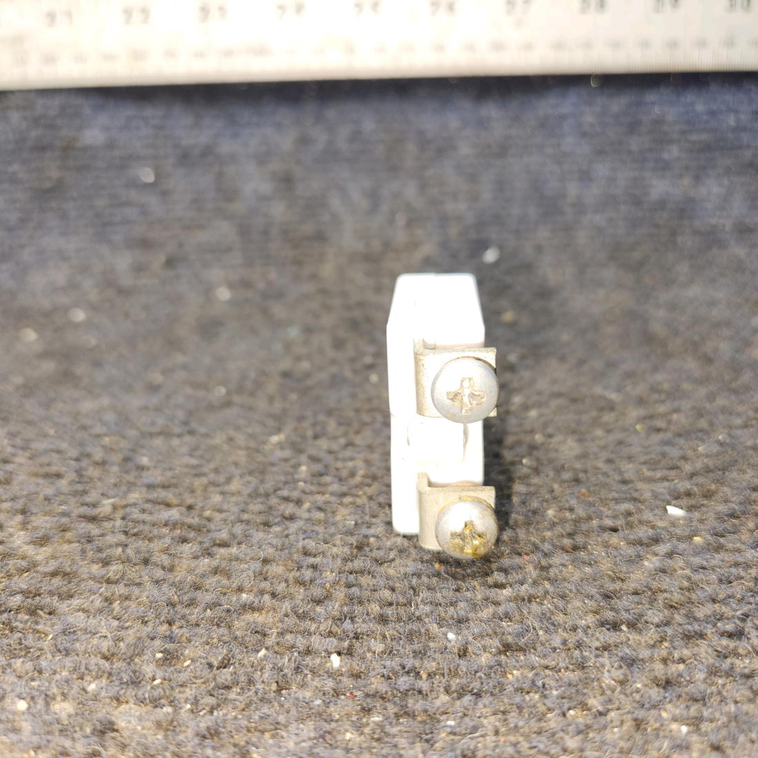 Used aircraft parts for sale, 1648-003-060 Mechanical Products Cessna 182G Push Breaker (Amps: 60)