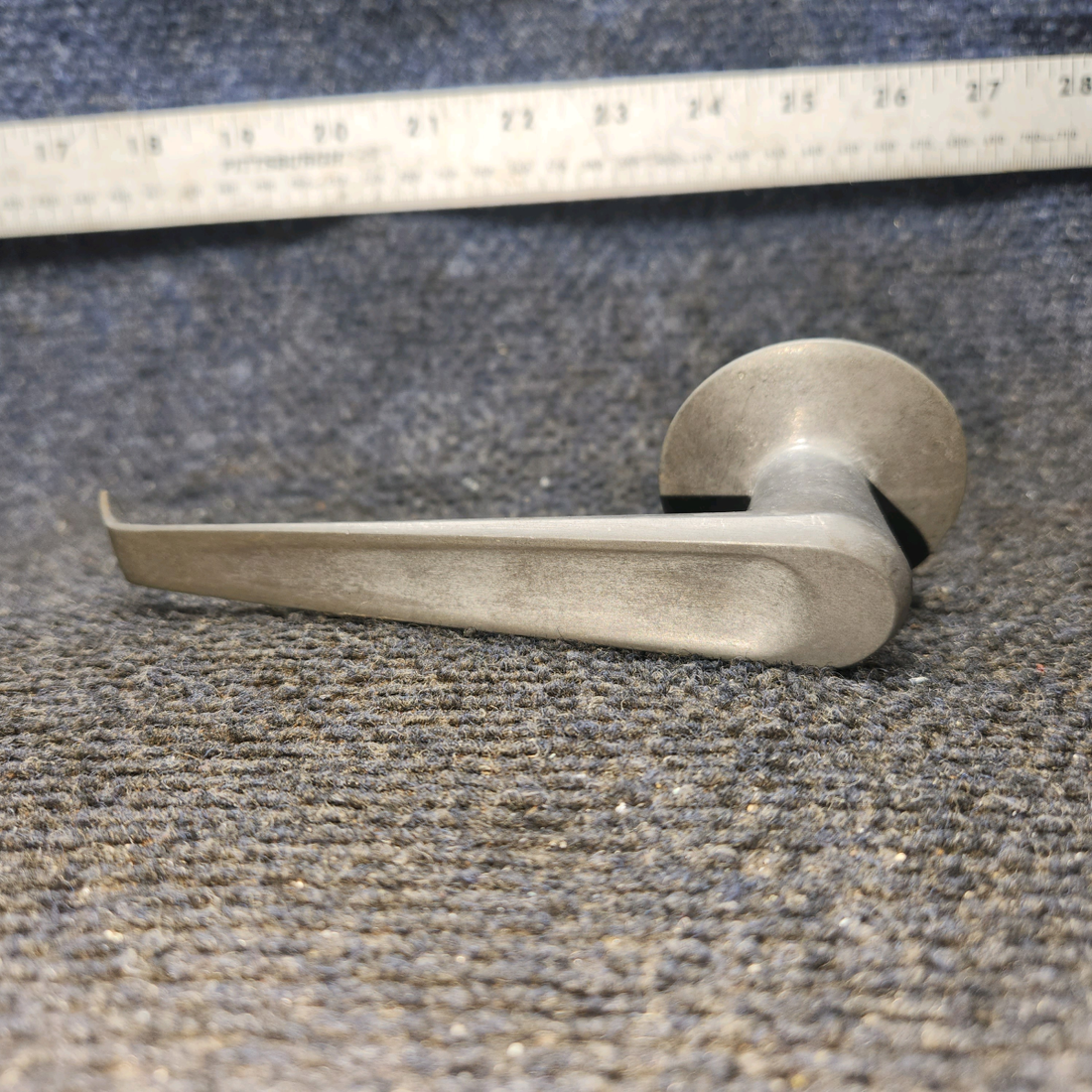 Used aircraft parts for sale, 0711027-1, 0511189-1 Cessna 172E Inside Cabin Door Handle LH or RH w/ Clip