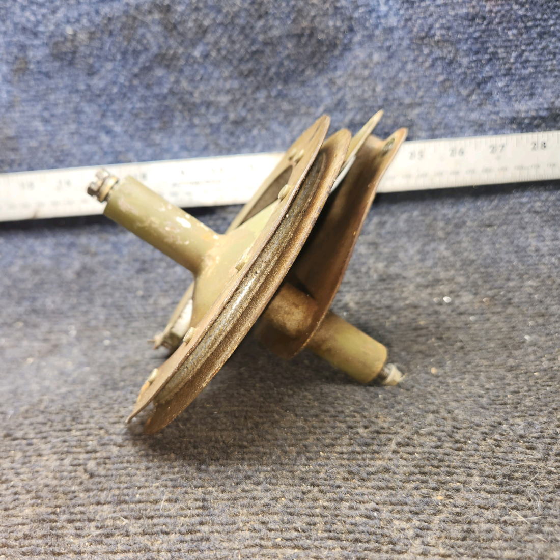 Used aircraft parts for sale, 0510195-1 cessna 172N Flap Pulley Drive Assembly