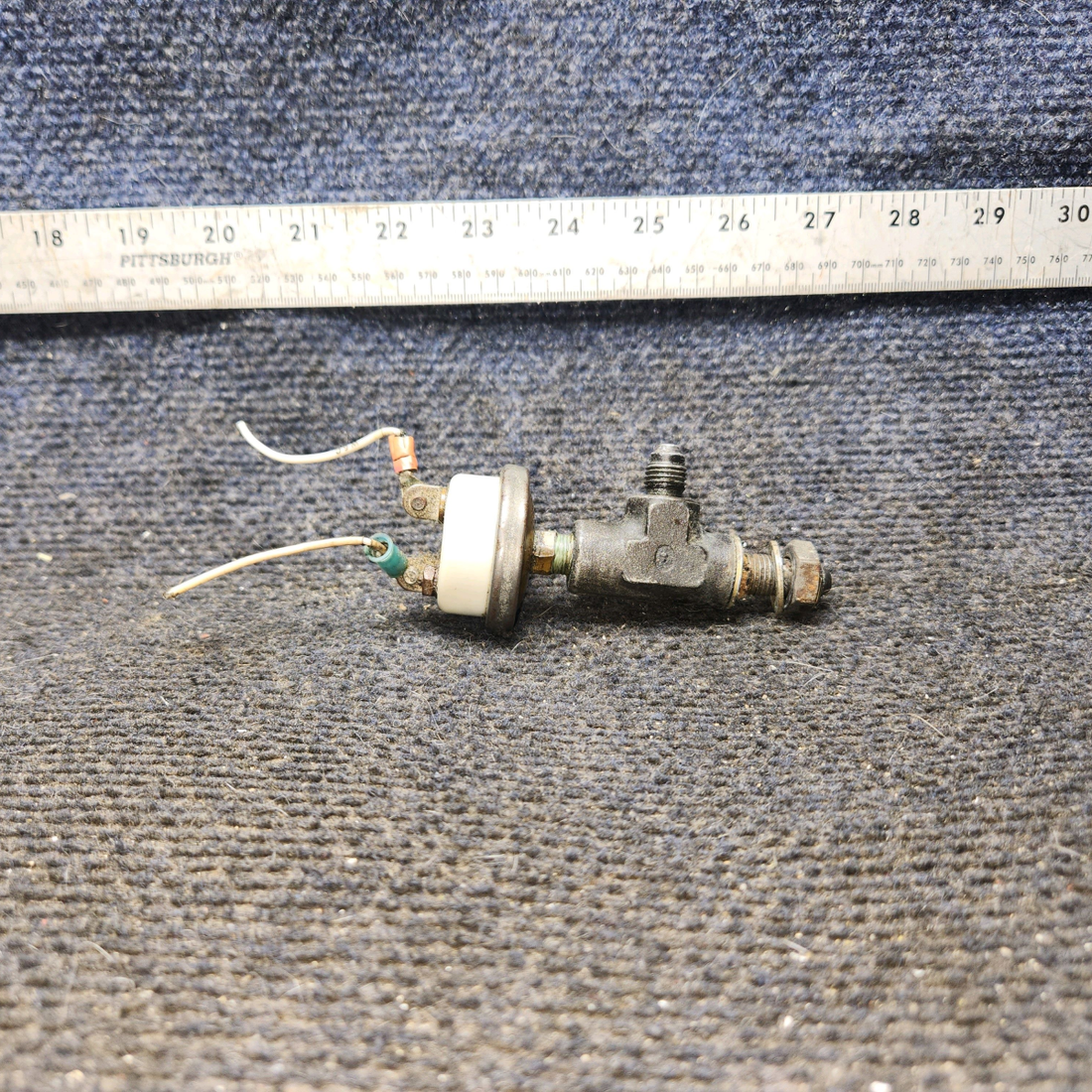 Used aircraft parts for sale, 587-990 M4006-4 piper PA-28-181 Hobbs Oil Pressure Switch