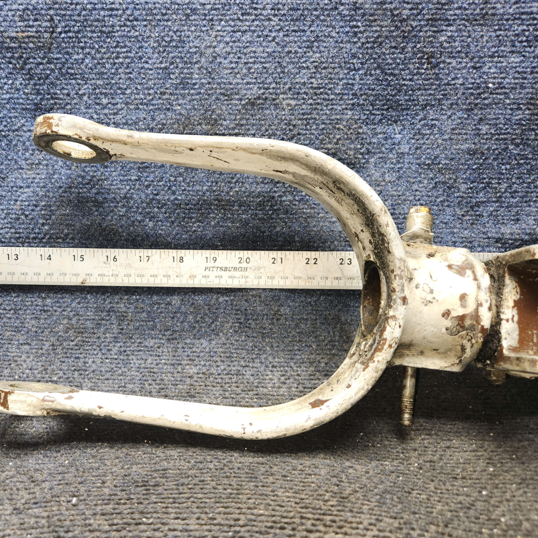 Used aircraft parts for sale, 0743600-200 Cessna 182G Nose Gear Assembly