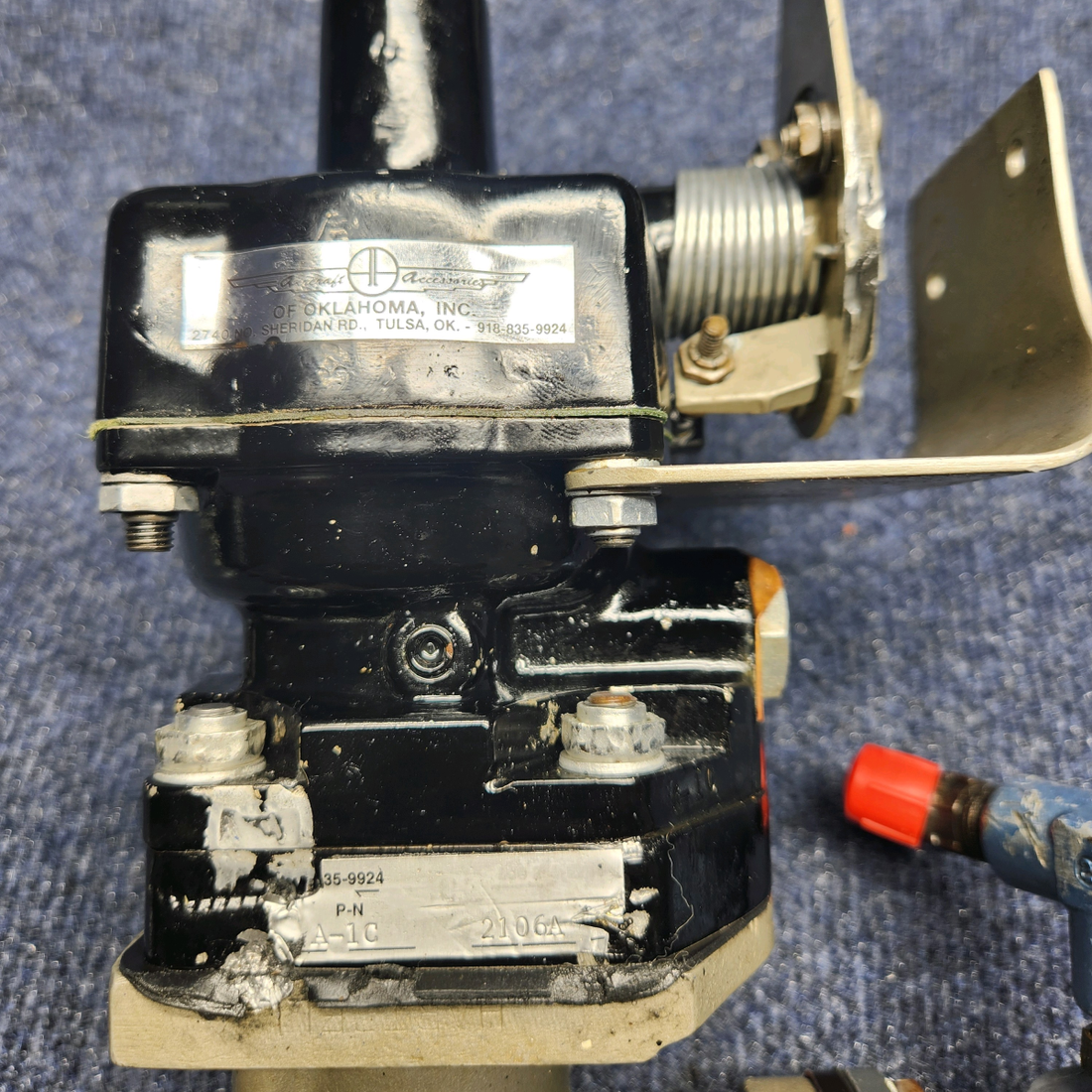 Used aircraft parts for sale, HC-A2V20-4A1 Hartzell BEECHCRAFT F35 HARTZELL TWO BLADE PROPELLER W/ ADAPTER KIT & LOGS (PROP STRUCK)