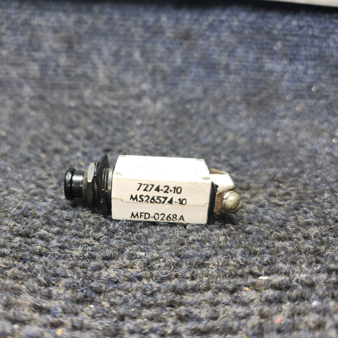 Used aircraft parts for sale, MS26574-10 klixon BEECHCRAFT 95-55B Push-Pull Circuit Breaker - 10 Amps