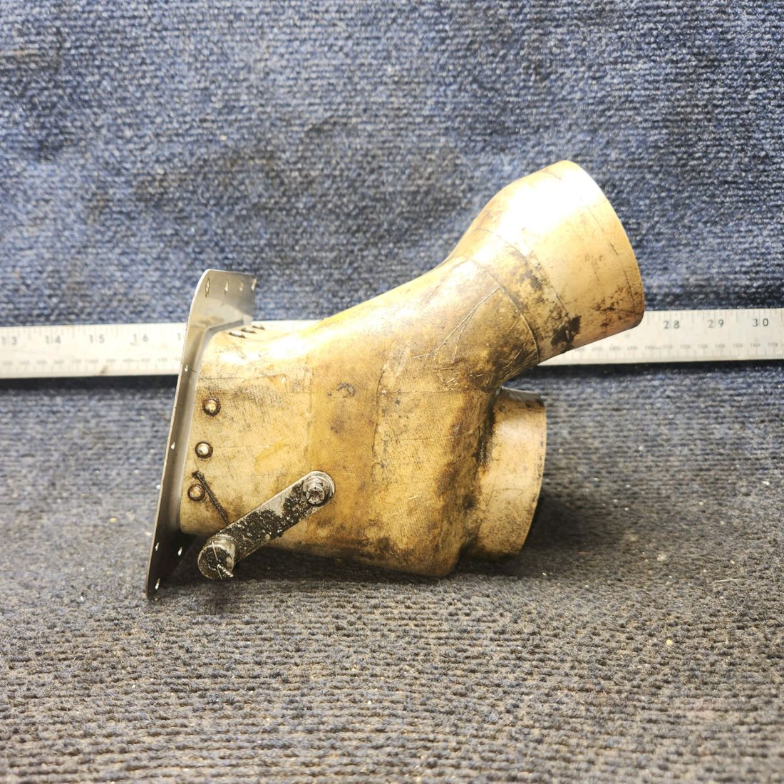 Used aircraft parts for sale, 0553001-1 Cessna 172E Warm Air Valve with Seat