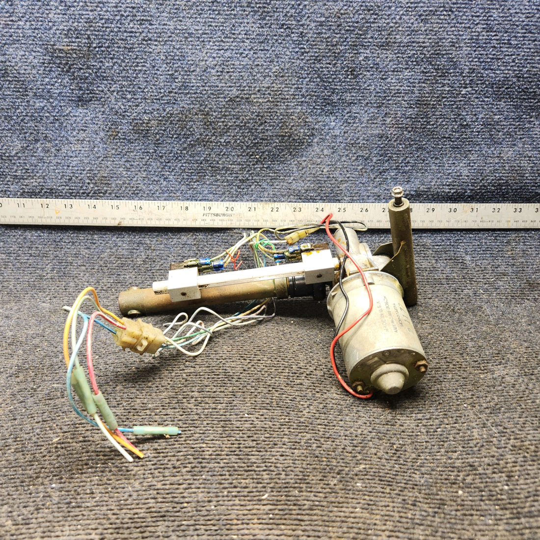 Used aircraft parts for sale, C301002-0103 cessna 172N Motor-Flap Actuator Internally Filtered
