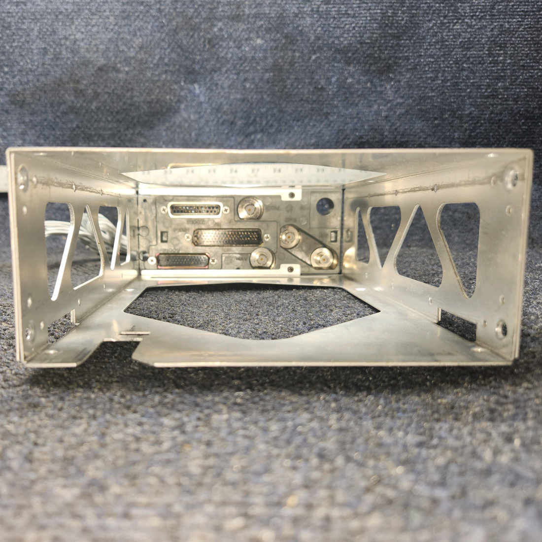Used aircraft parts for sale, 011-01060-40 Garmin GNS 430W Cessna 172E WAAS GPS/COM/NAV With Tray and Connectors