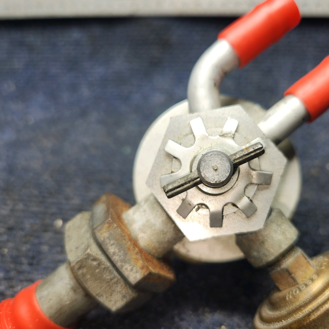 Used aircraft parts for sale, 2H3-19 Airborne PIPER PA28RT-201 Vacuum Regulating Valve