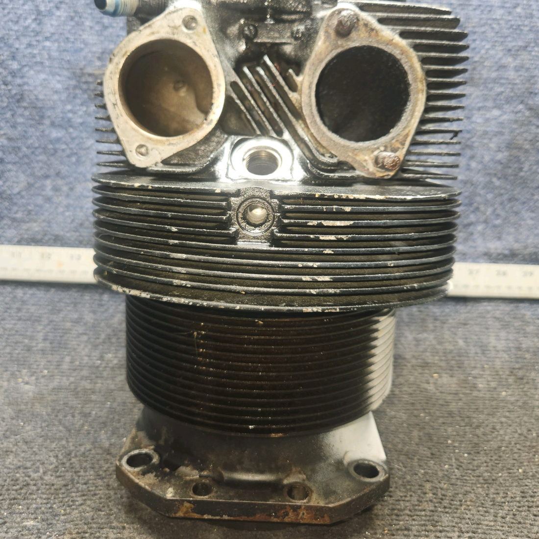 Used aircraft parts for sale, LW-12416 Piper PA-28-140 Cylinder