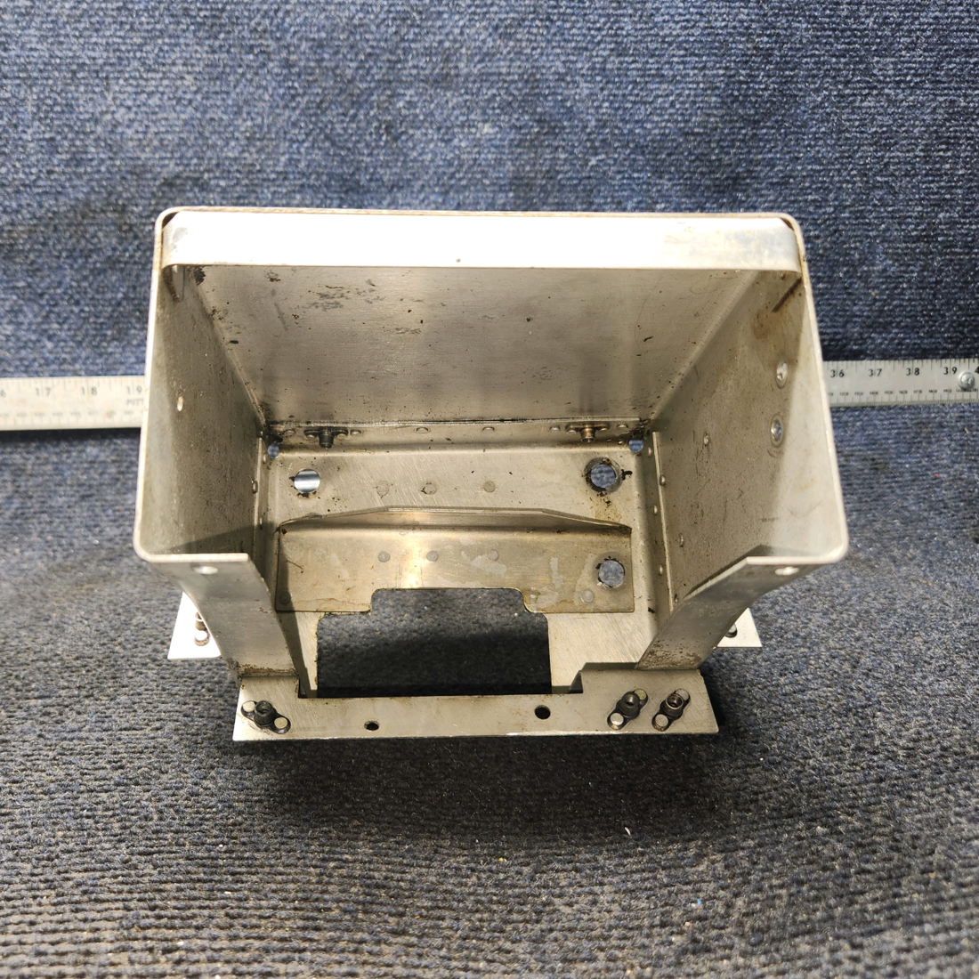 Used aircraft parts for sale, 169-940017-5 Beechcraft C23 SUNDOWNER Engine Control Quadrant