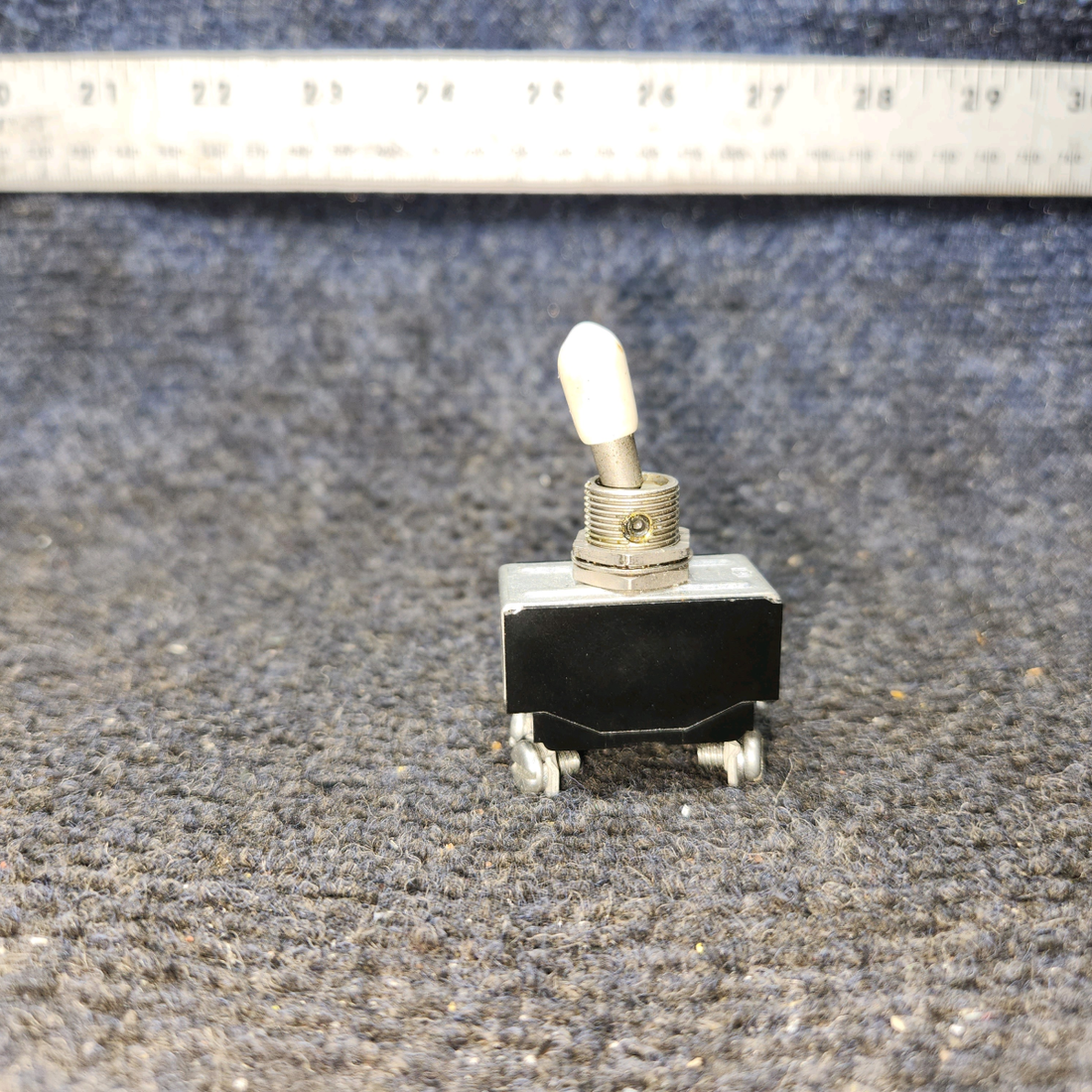Used aircraft parts for sale, MS35059-22 PIPER PA-24-250 Toggle Switch