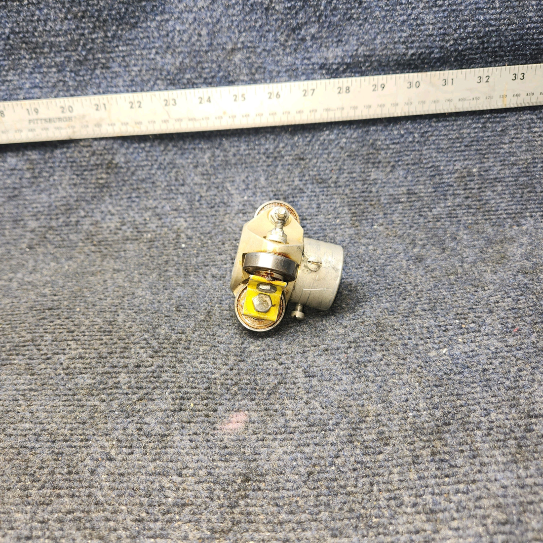 Used aircraft parts for sale, 20963-000 PIPER PA-24-250 Control Wheel Roller Attachment Fitting RH or LH