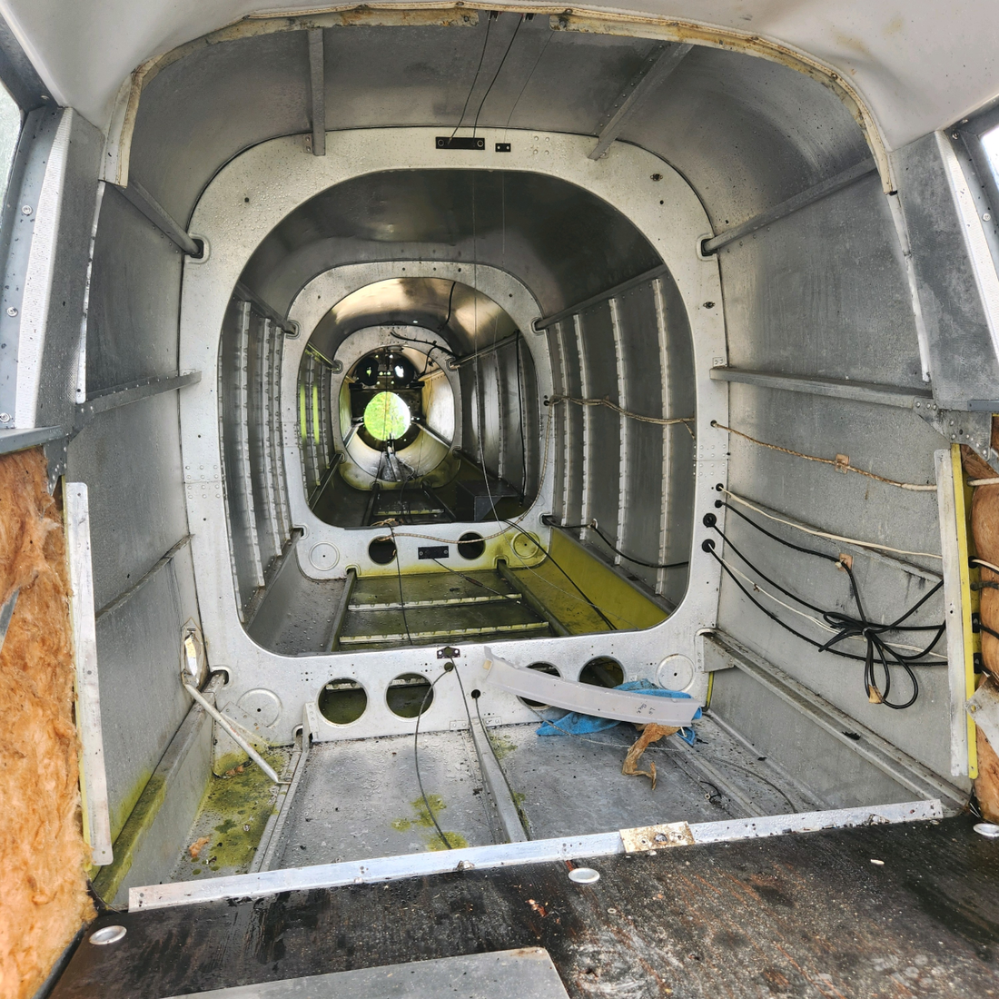 Used aircraft parts for sale, Piper PA28-140 Fuselage PIPER PA28-140 PIPER PA28-140 FUSELAGE W LOGS- NO AIRWORTHINESS - "ONLY FOR PARTS"
