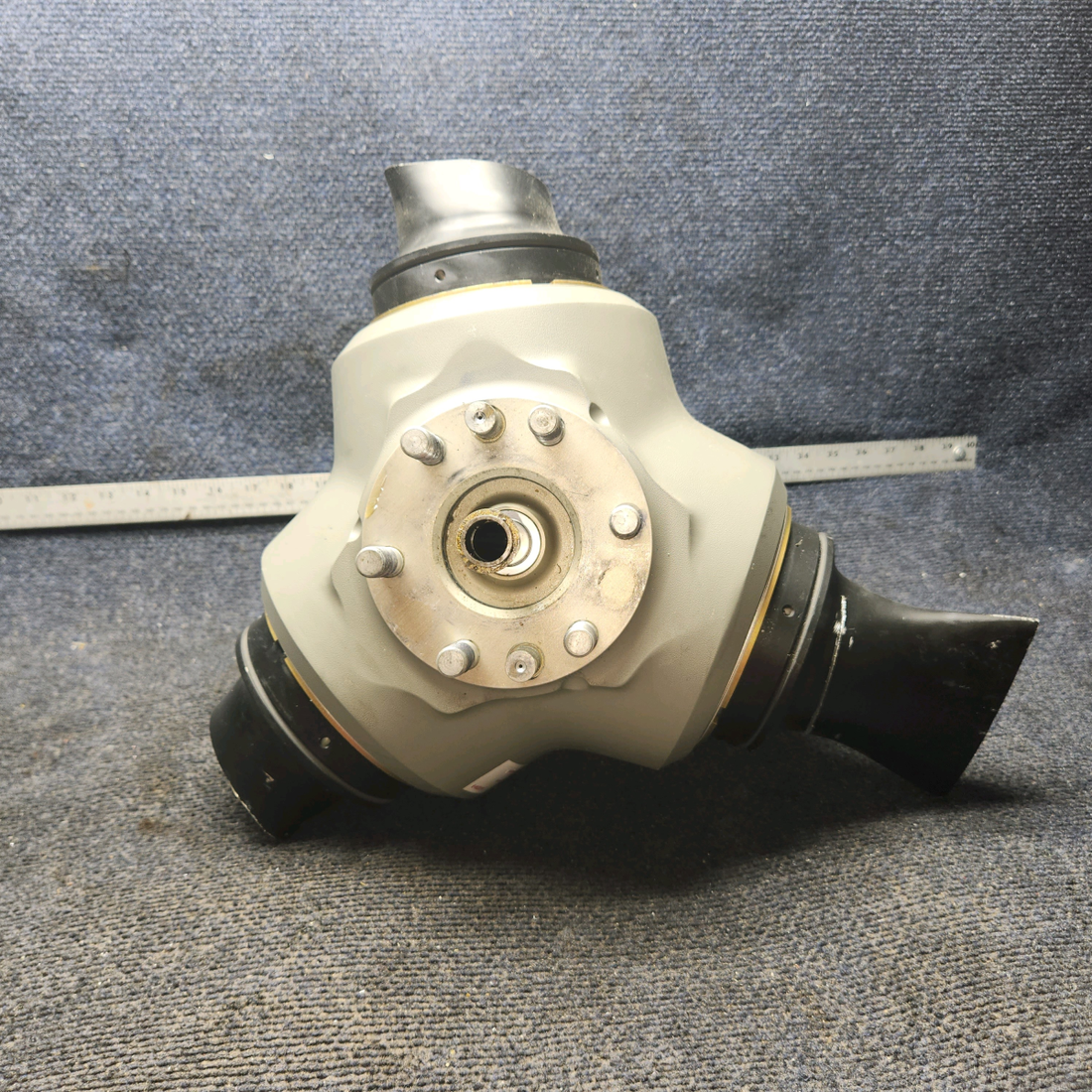 Used aircraft parts for sale, 3AF32C504-C McCauley BEECHCRAFT 95-55B Propeller Hub – Prop Strike, for Parts Only