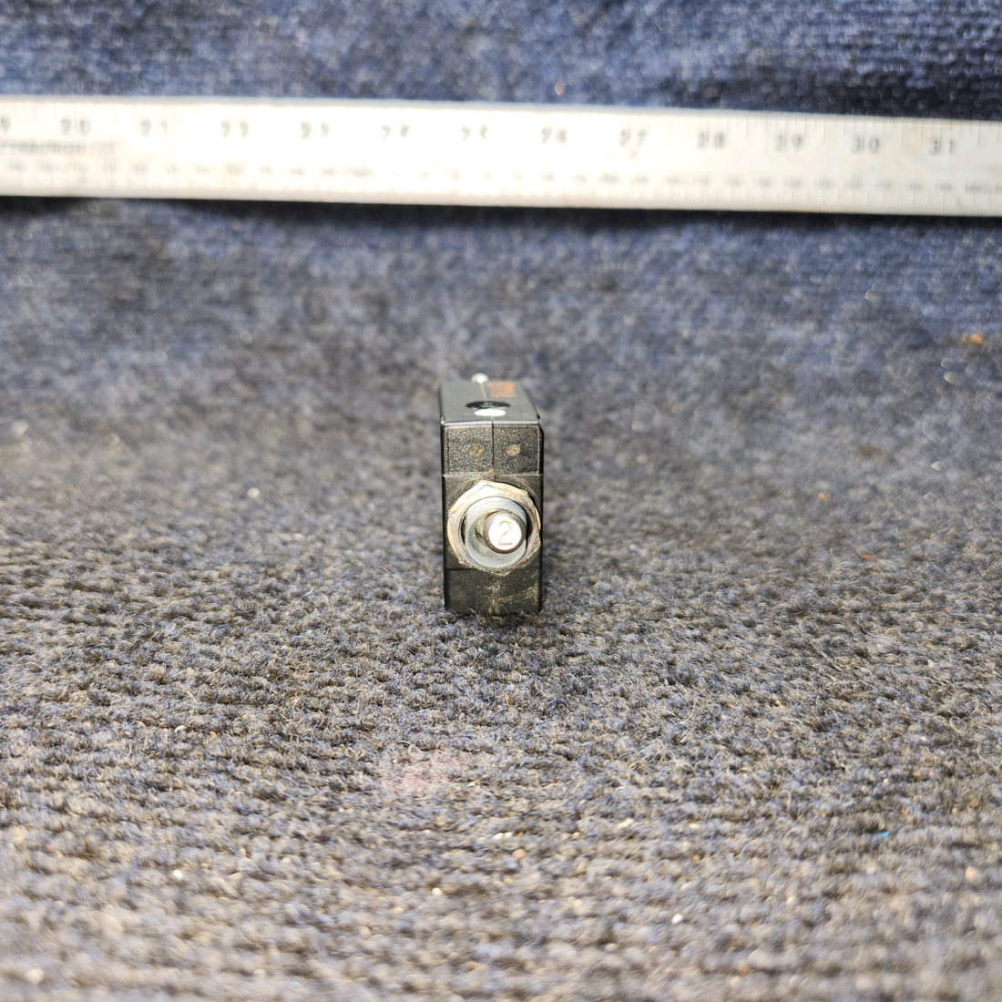 Used aircraft parts for sale, W31X2M1G2 Tyco Electronics W31 Series PIPER PA-24-250 Circuit  Breaker 2 AMPS