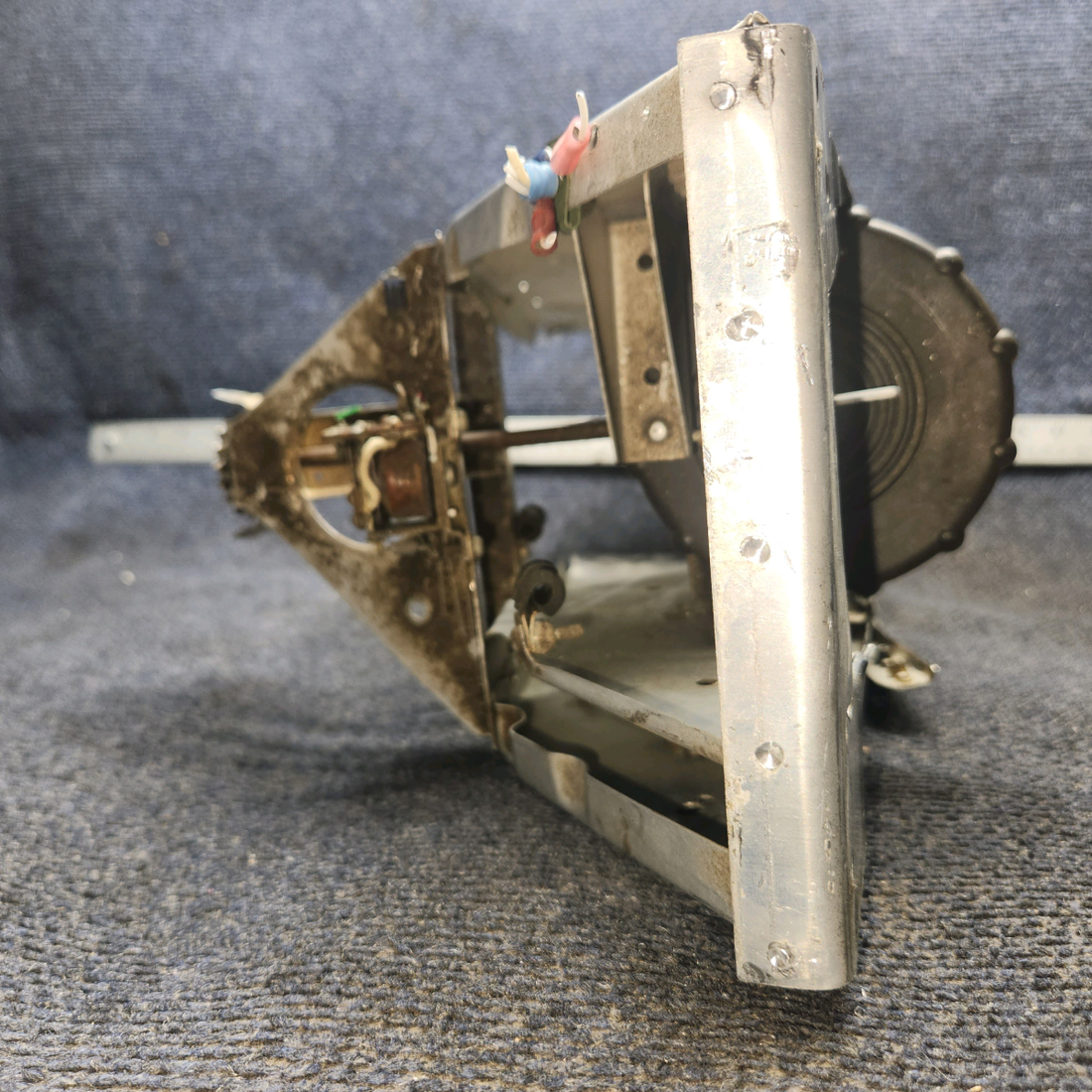 Used aircraft parts for sale, 0713640-200 Cessna 182G Console Structure Assembly