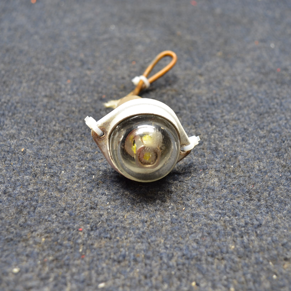 Used aircraft parts for sale, C622001-0102 Cessna C175 CESSNA REAR POSITION LIGHT W/ LED BULB