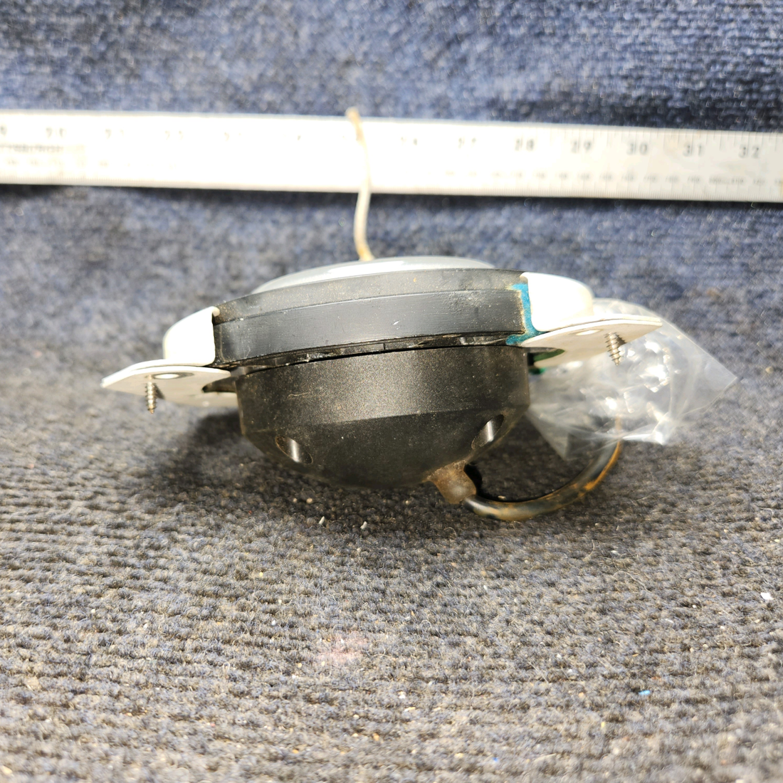 Used aircraft parts for sale, 0423542-6 Cessna 172 Bracket Assy Landing Light With LED light