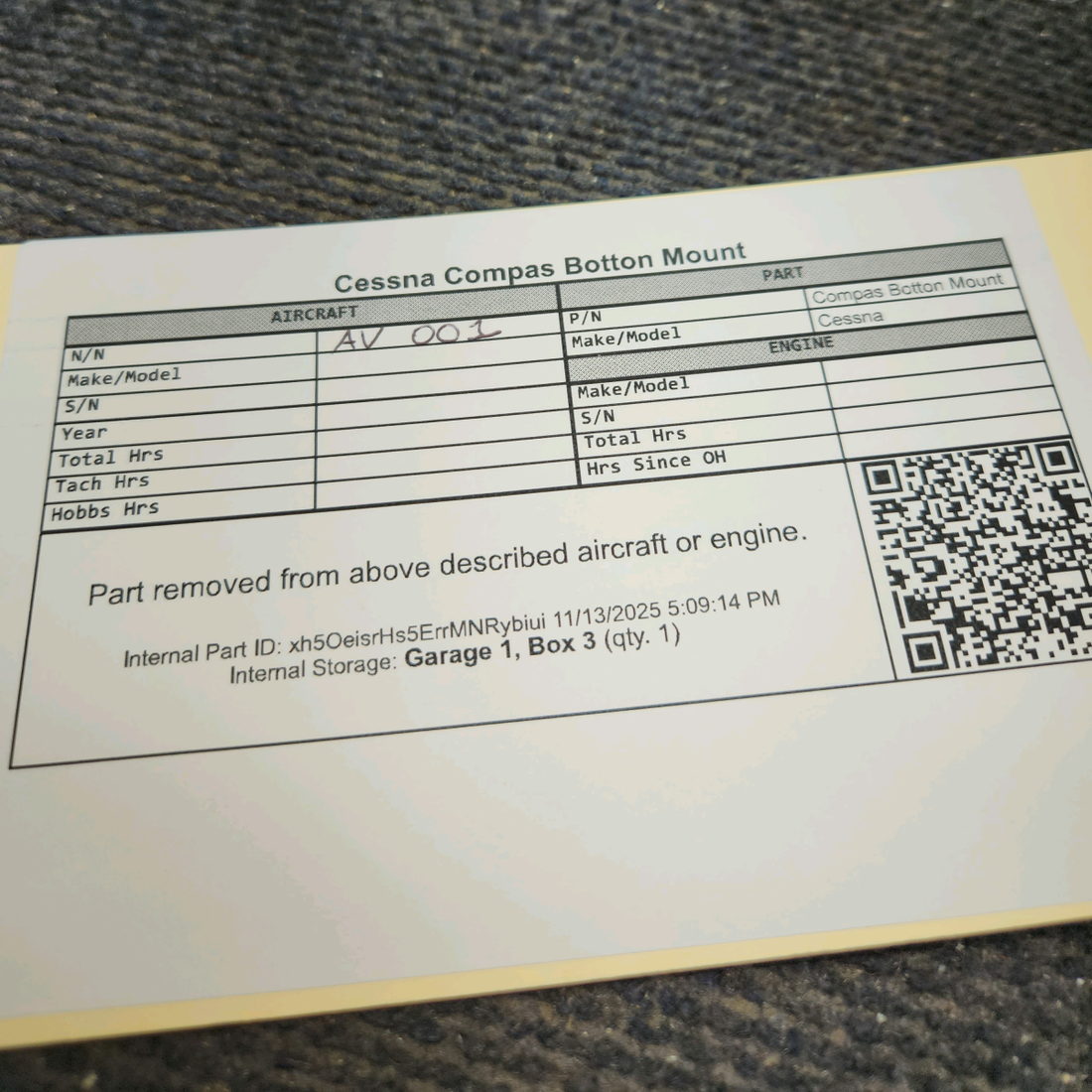 Used aircraft parts for sale, C6605O1-0102 Cessna 172RG Cessna Compas Botton Mount