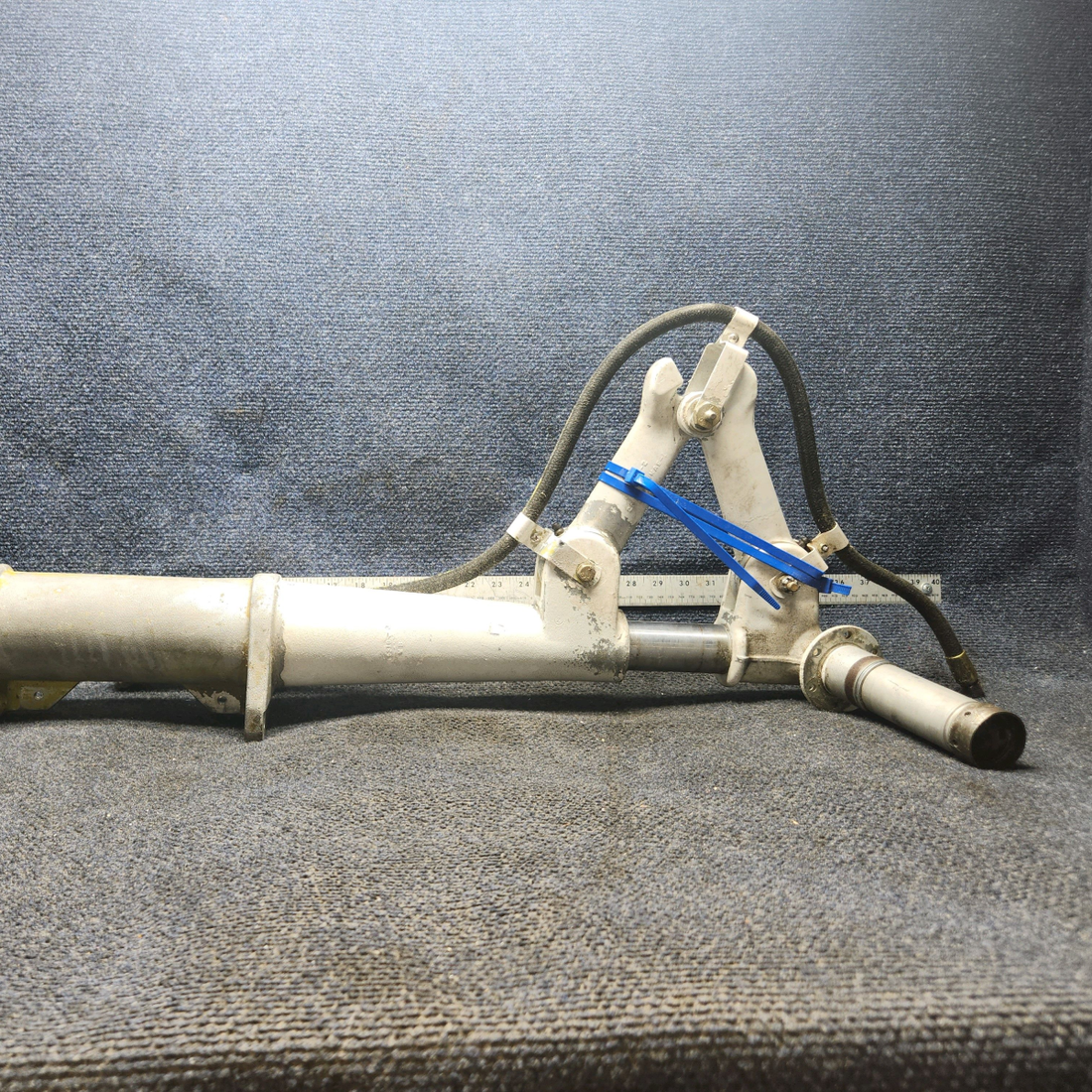 Used aircraft parts for sale, 35644-902 Piper PA28-140 Main Landing Assembly - LH