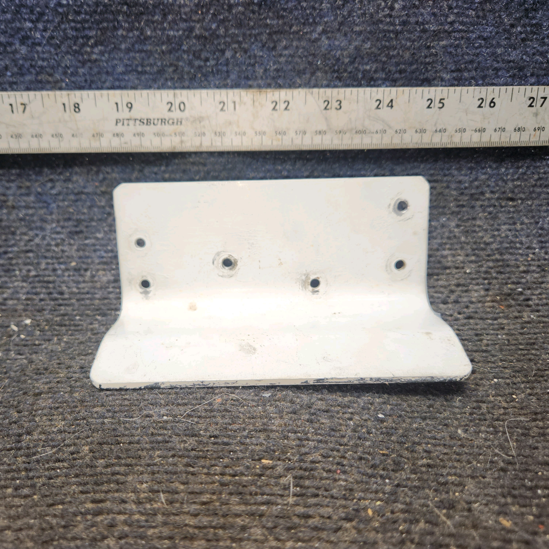 Used aircraft parts for sale, 0513526-2 cessna 172N Refueling Step – RH