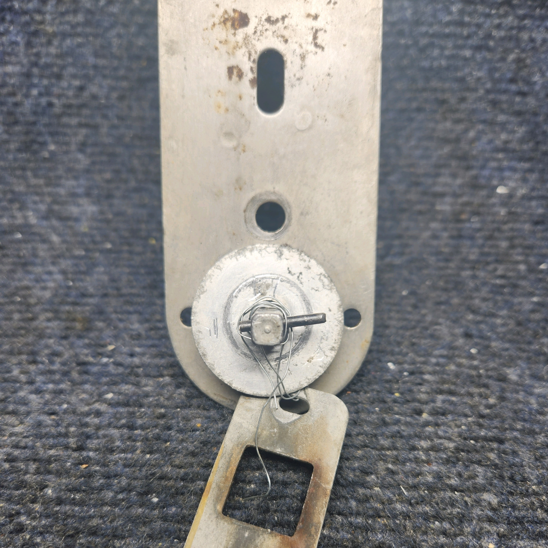 Used aircraft parts for sale, 1040-B Beechcraft A23A Musketeer Custom III DECKER DOOR LATCH
