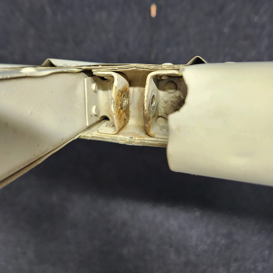 Used aircraft parts for sale, 2432000-200 CESSNA C172RG ELEVATOR ASSEMBLY RH W/ TRIM TAB
