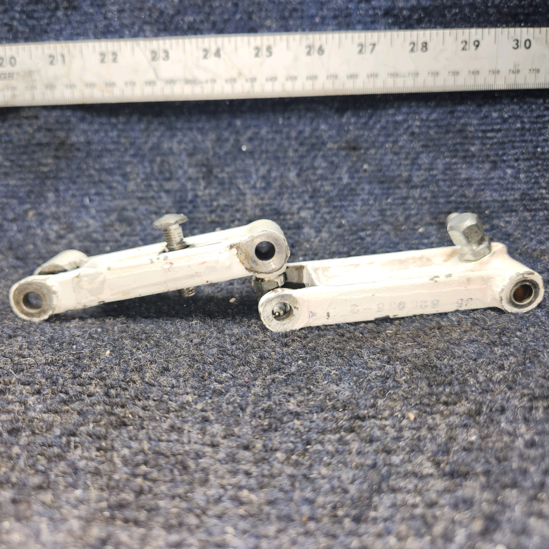 Used aircraft parts for sale, 35-825035-2, 35-825173-2 BEECHCRAFT 95-55B Nose Gear Steering Link & Idle Cross Link Assembly
