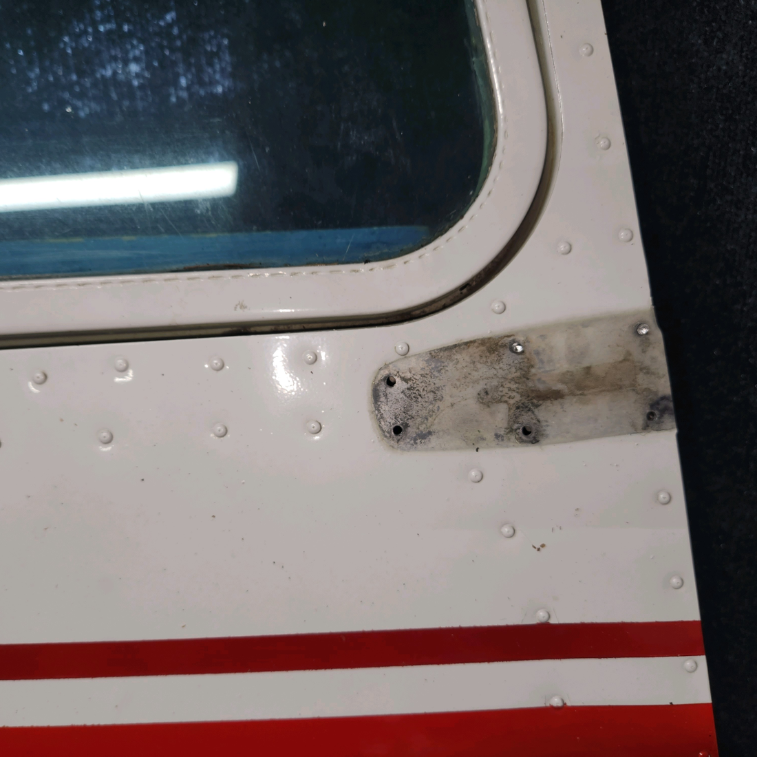 Used aircraft parts for sale, 0413033-2 cessna 150G Cabin Door – RH