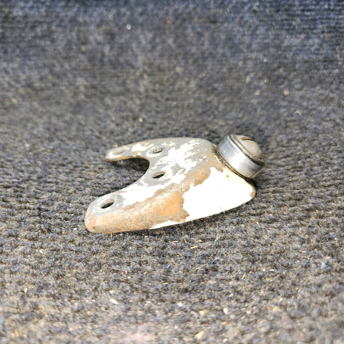 Used aircraft parts for sale, 35-825024 BEECHCRAFT F35 Nose Wheel Staightener Roller Assembly