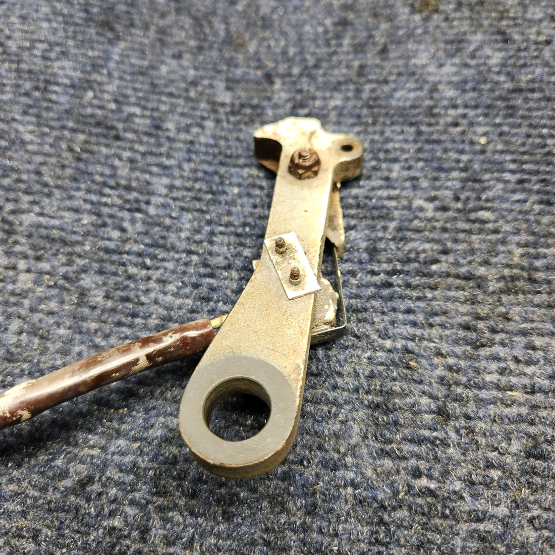 Used aircraft parts for sale, 2241106-3 & S2088-1 Cessna CESSNA C172RG DOWNLOCK HOOK ASSEMBLY W SWITCH