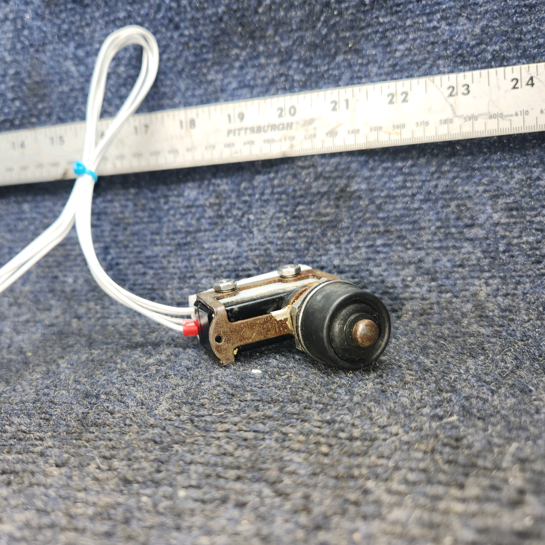 Used aircraft parts for sale, DT-2R-A7 PIPER PA-24-250 Landing Gear Micro Limit Switch