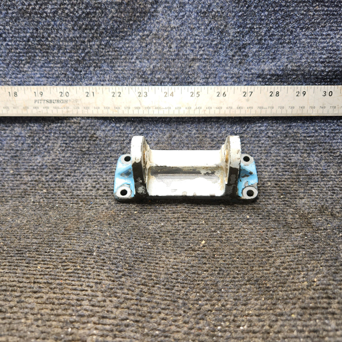 Used aircraft parts for sale, 95-610011-1 Beechcraft 35-33 Hinge Elevator Center