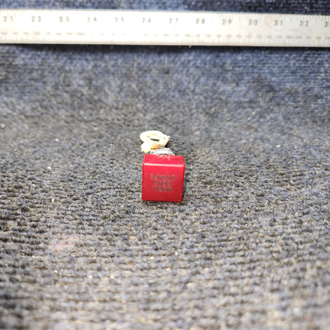 Used aircraft parts for sale, 67422-011 Piper PA32RT-300 Unsafe Gear Light Indicator