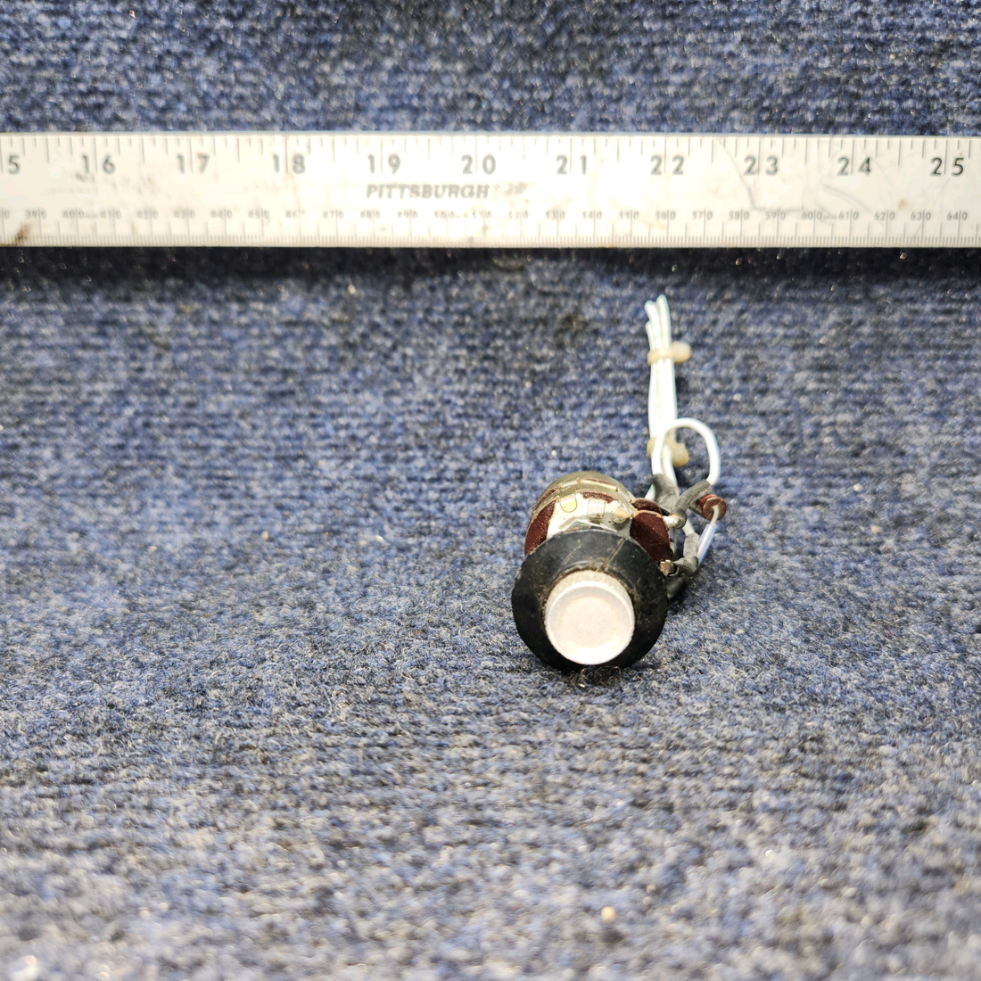 Used aircraft parts for sale, S2091-7 Cessna 172RG Resistor Panel Light W/Knob